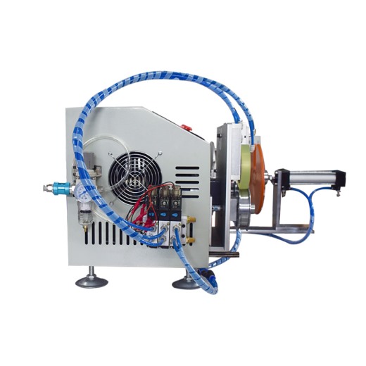 Winding and binding machine